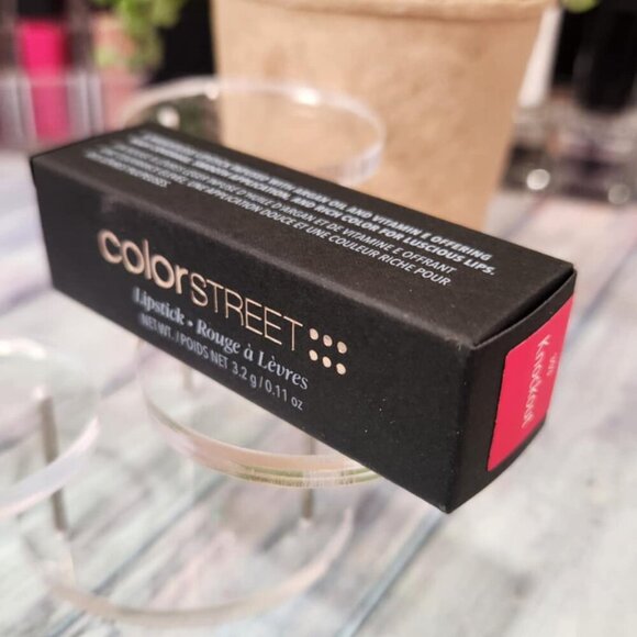 Color Street Lip Stick- Knockout - Picture 3 of 4